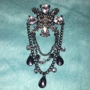 Dangle chain brooch